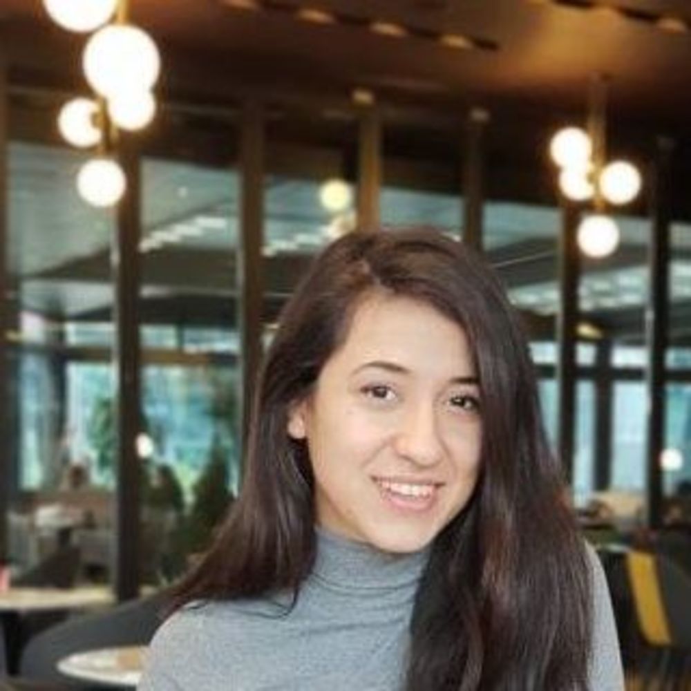 Meet your Posher, Feyza